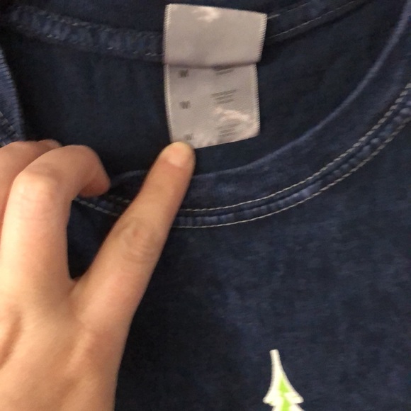 Medium size Christmas holiday tshirt bundle - Picture 2 of 4